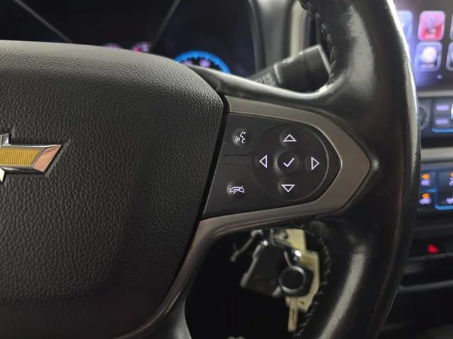 Used 2017 LASER BLUE METALLIC Chevrolet 4WD Z71 image 16