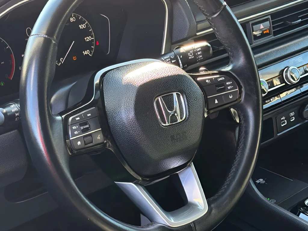 Used 2025 Crystal Black Pearl Honda EX-L image 13