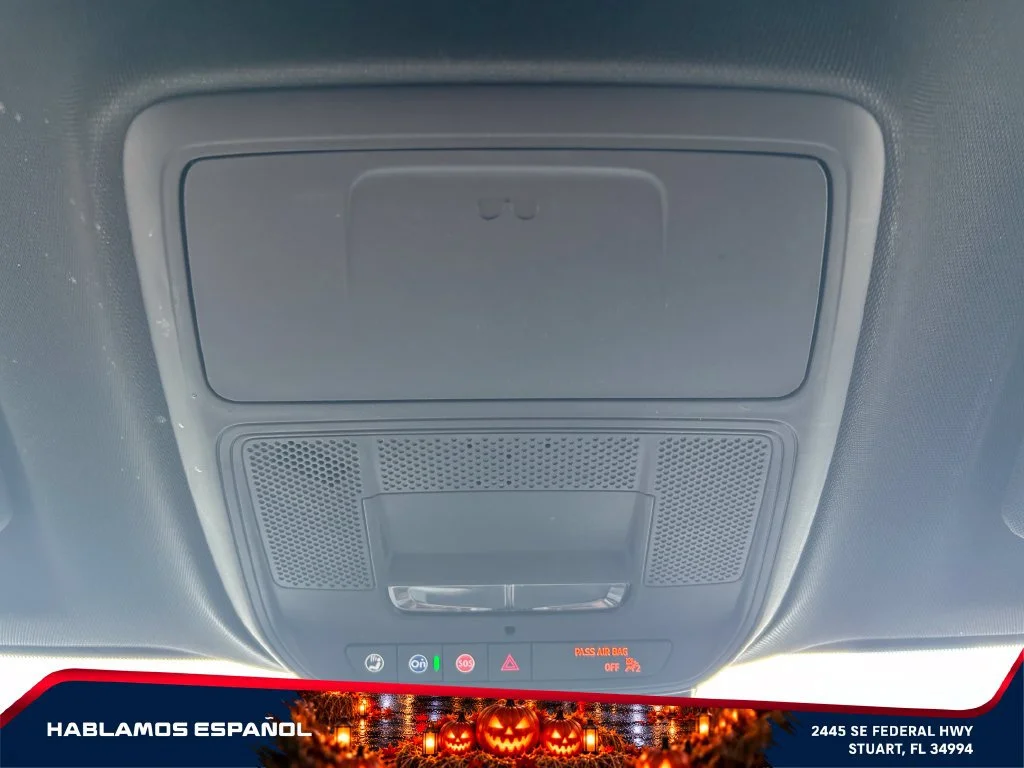 Used 2026 Summit White Chevrolet LT image 27
