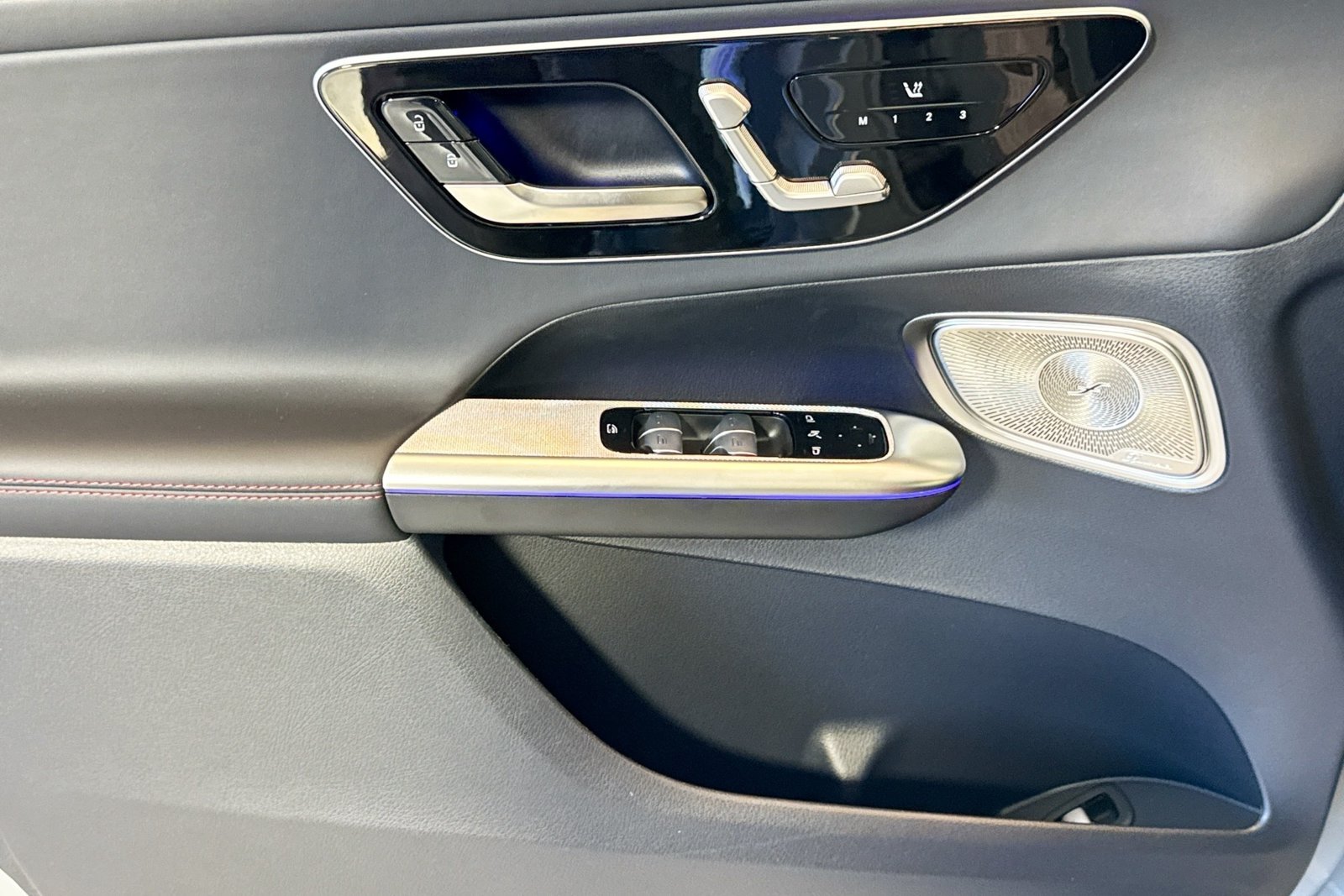 New 2026 Manufaktur Alpine Grey Mercedes-Benz AMG® GLC 43 image 16