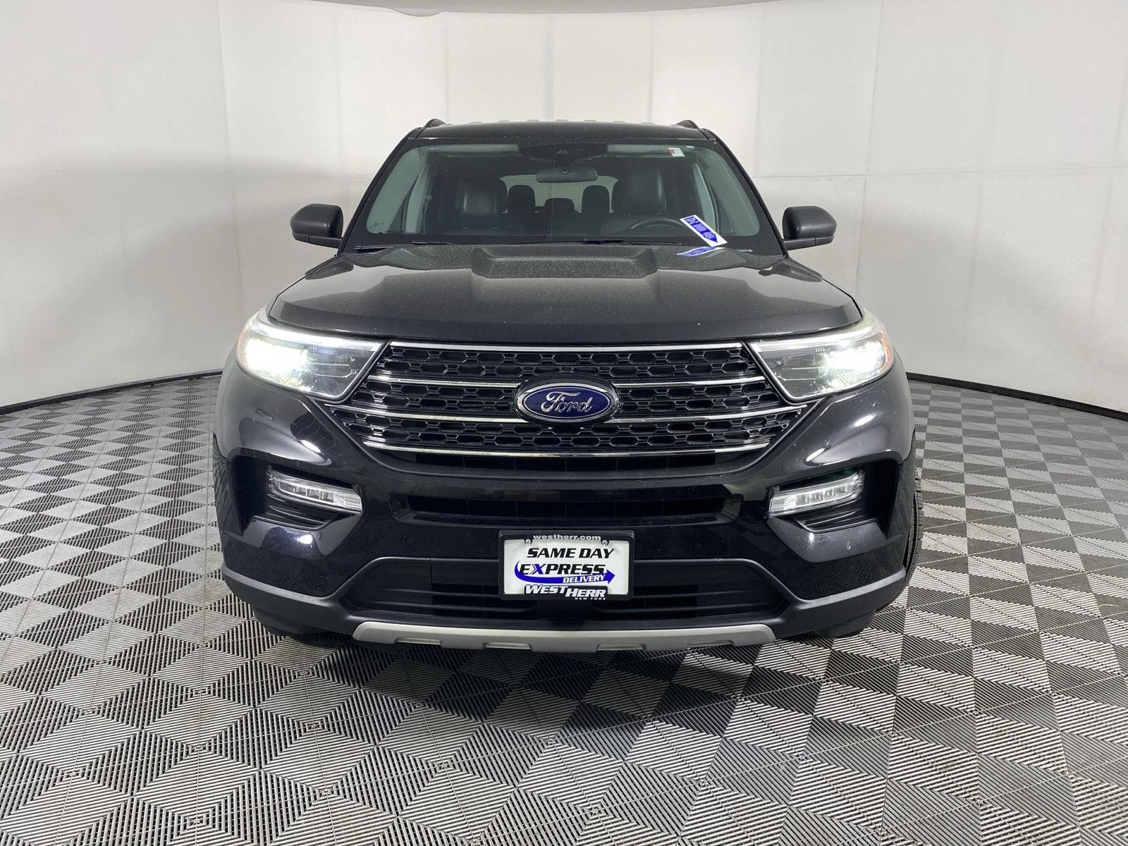 Used 2024 Agate Black Ford XLT image 2