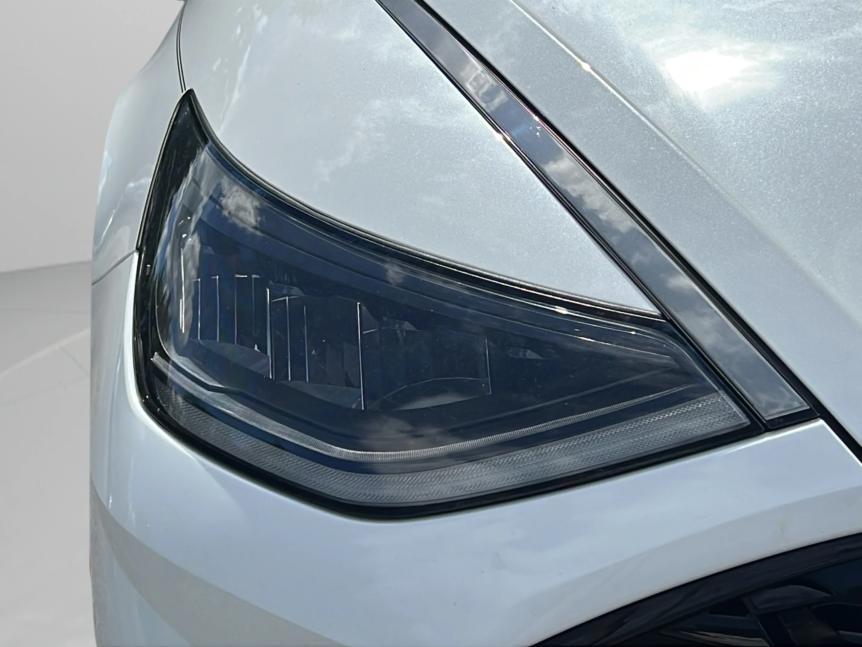 Used 2022 Quartz White Hyundai SEL image 9