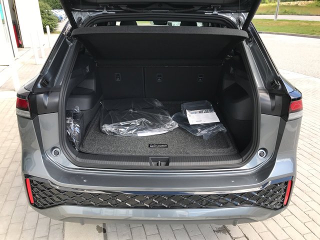 New 2026 Platinum Gray Metallic Volkswagen SE R-Line Black image 24