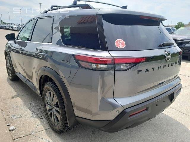 Used 2022 Gun Metallic Nissan SV image 7