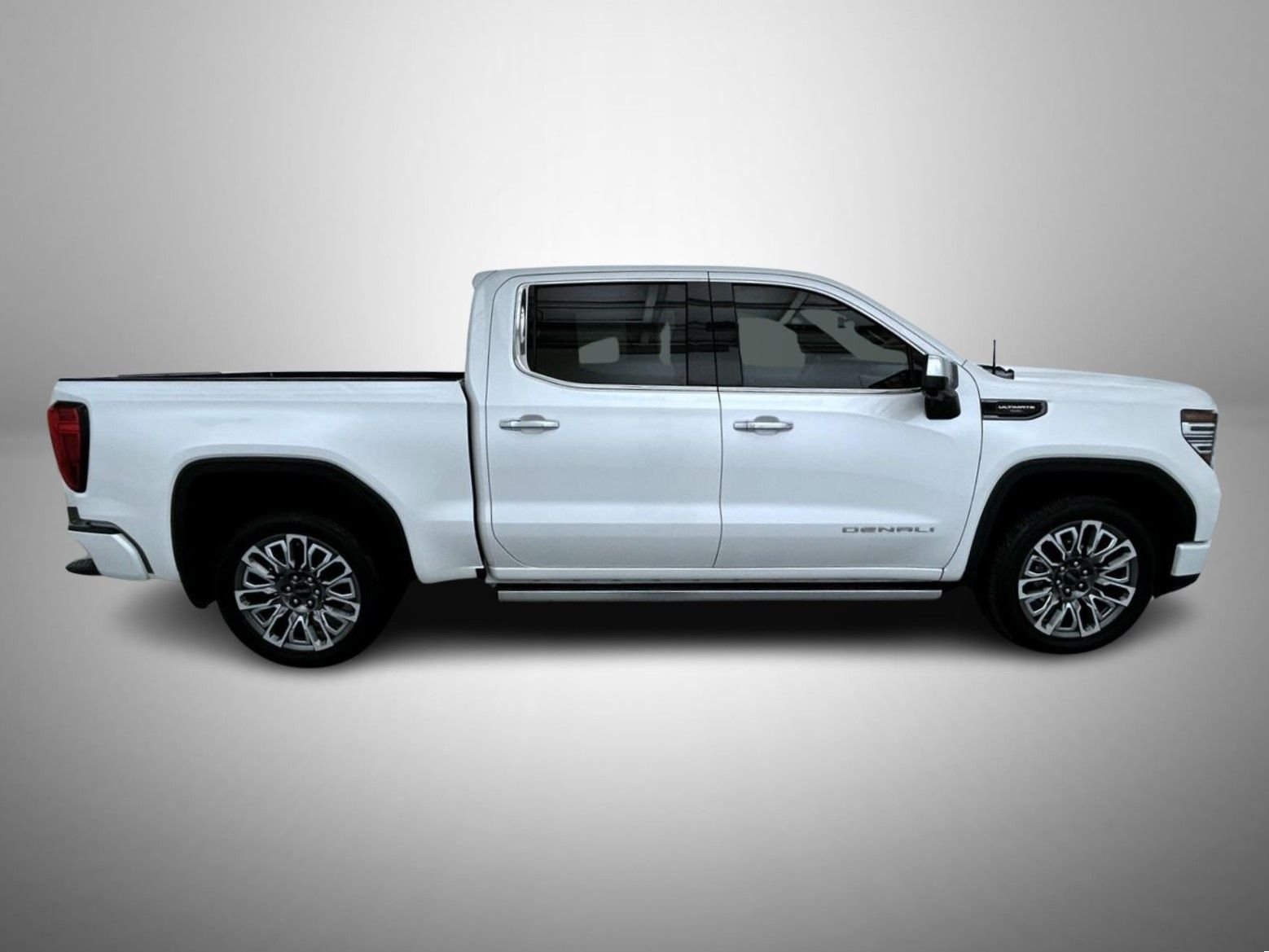 Used 2024 White GMC Denali Ultimate image 4