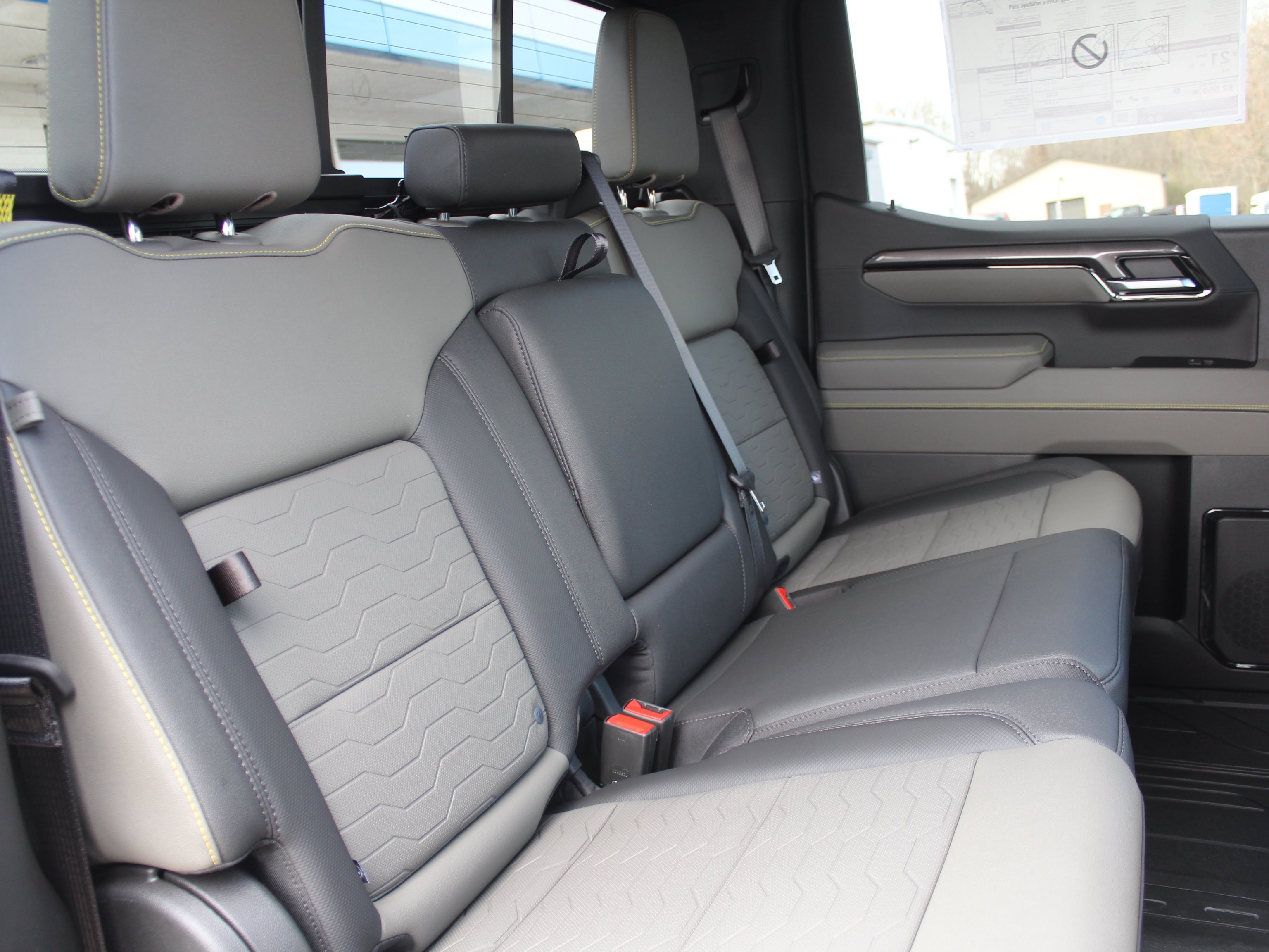 2026 Chevrolet Silverado 1500 ZR2 - Photo 17