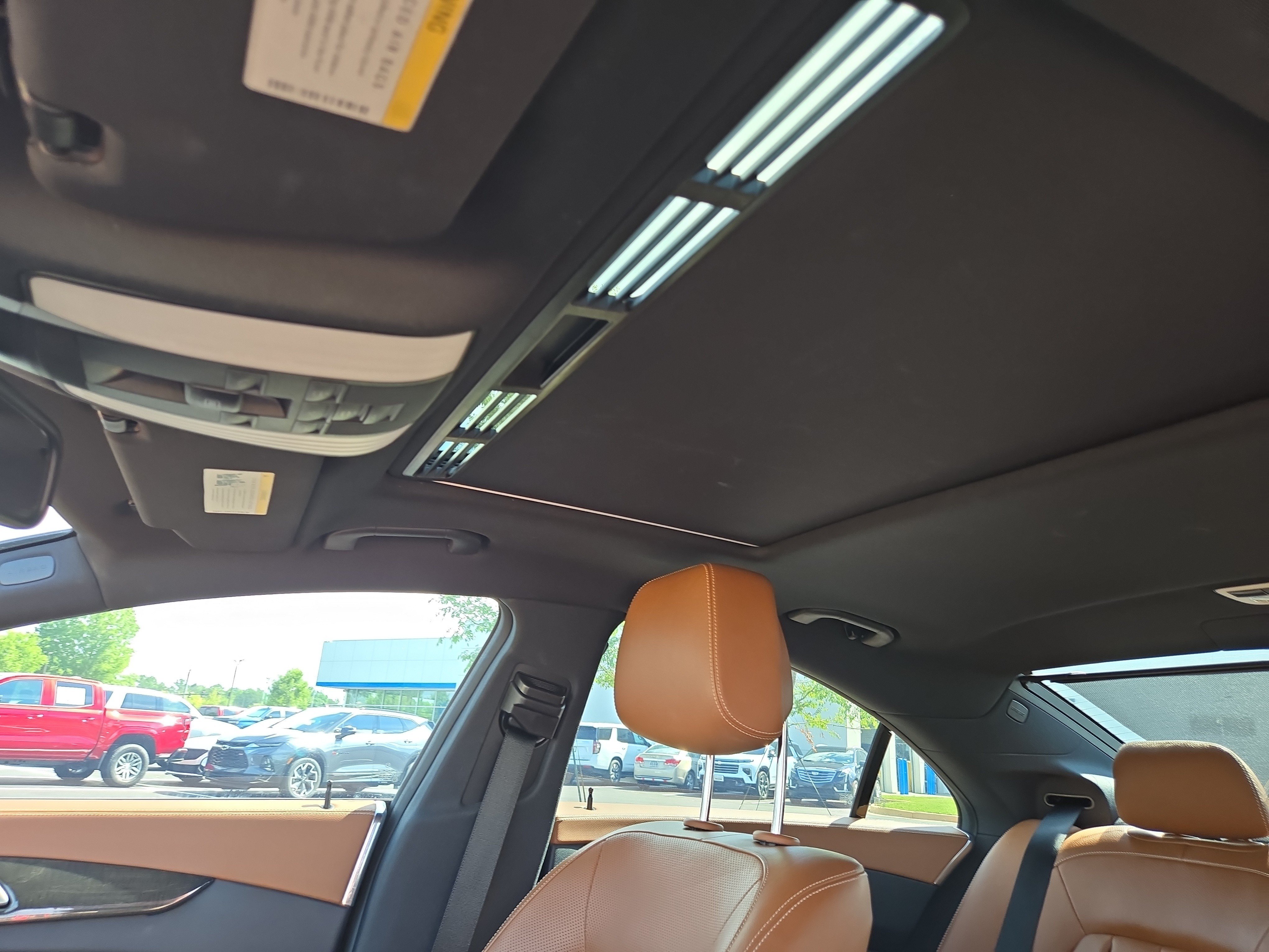 Used 2018 Red Mercedes-Benz 4MATIC® image 19
