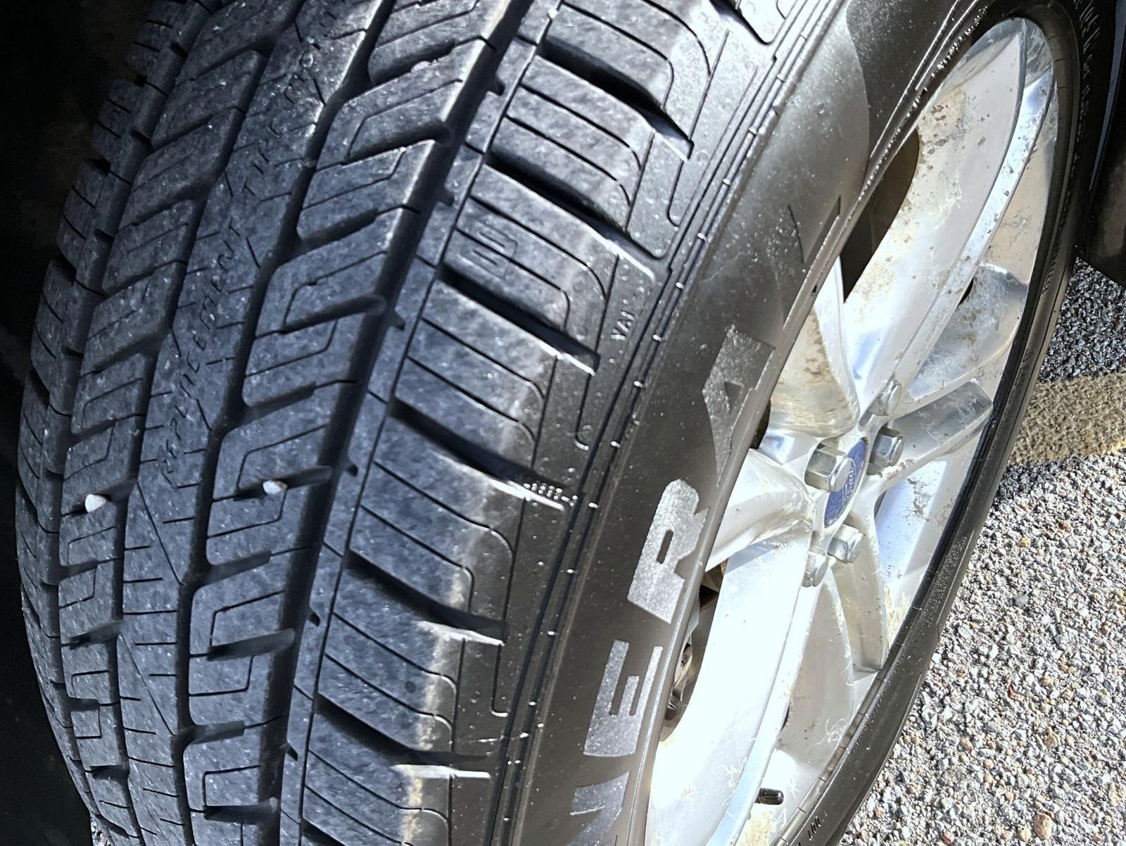 Used 2016 Gray Ford SEL image 26
