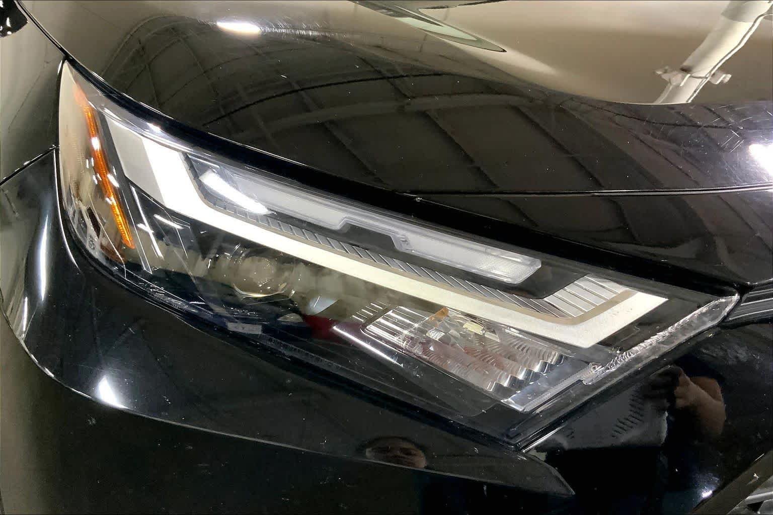 Used 2025 Midnight Black Metallic Toyota XLE image 28