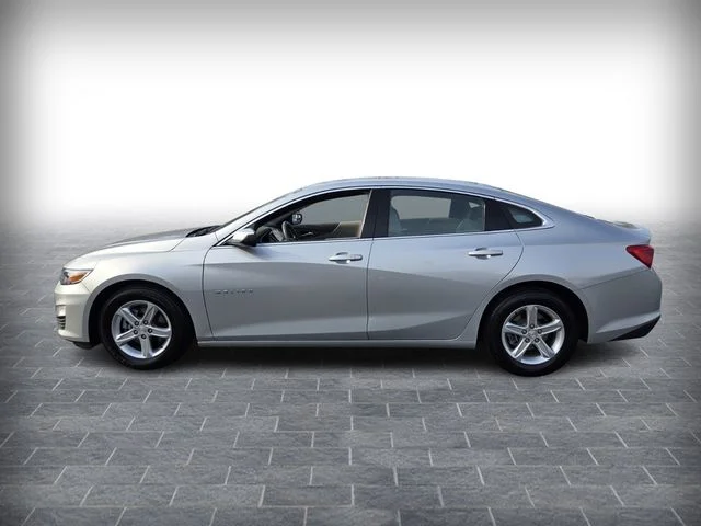 Used 2022 Silver Chevrolet LS image 6