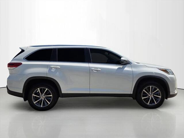 Used 2019 Blizzard Pearl Toyota XLE image 6