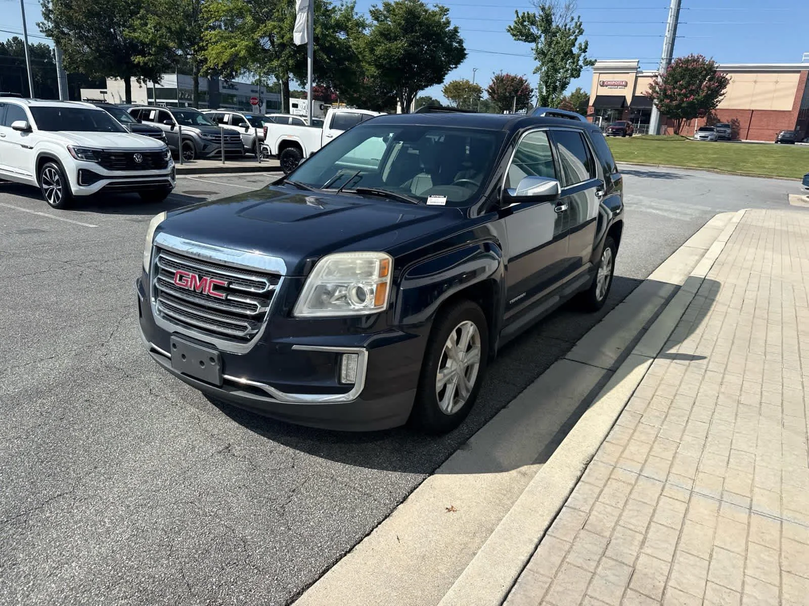 Used 2017 Dark Sapphire Blue Metallic GMC SLT image 4