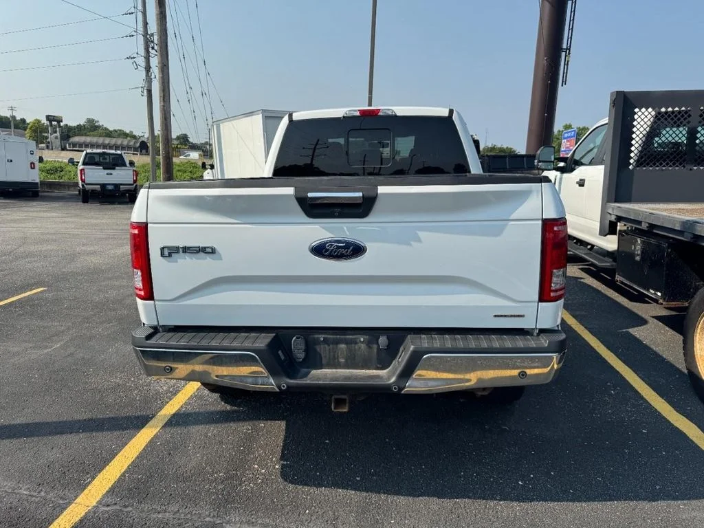 Used 2015 Oxford White Ford Lariat image 8