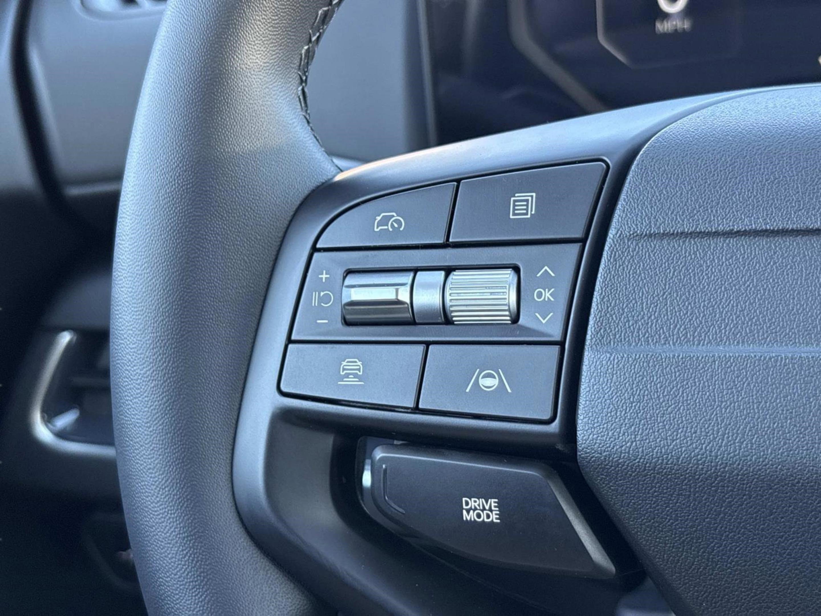 New 2025 Snow White Pearl Kia EX image 22