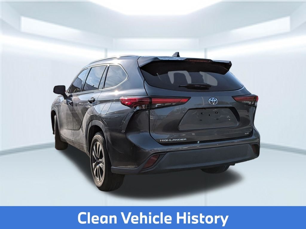 Used 2022 Gray Toyota XLE image 2