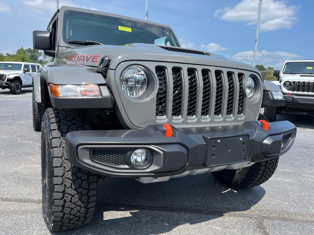 Used 2022 Gray Clearcoat Jeep Mojave image 53