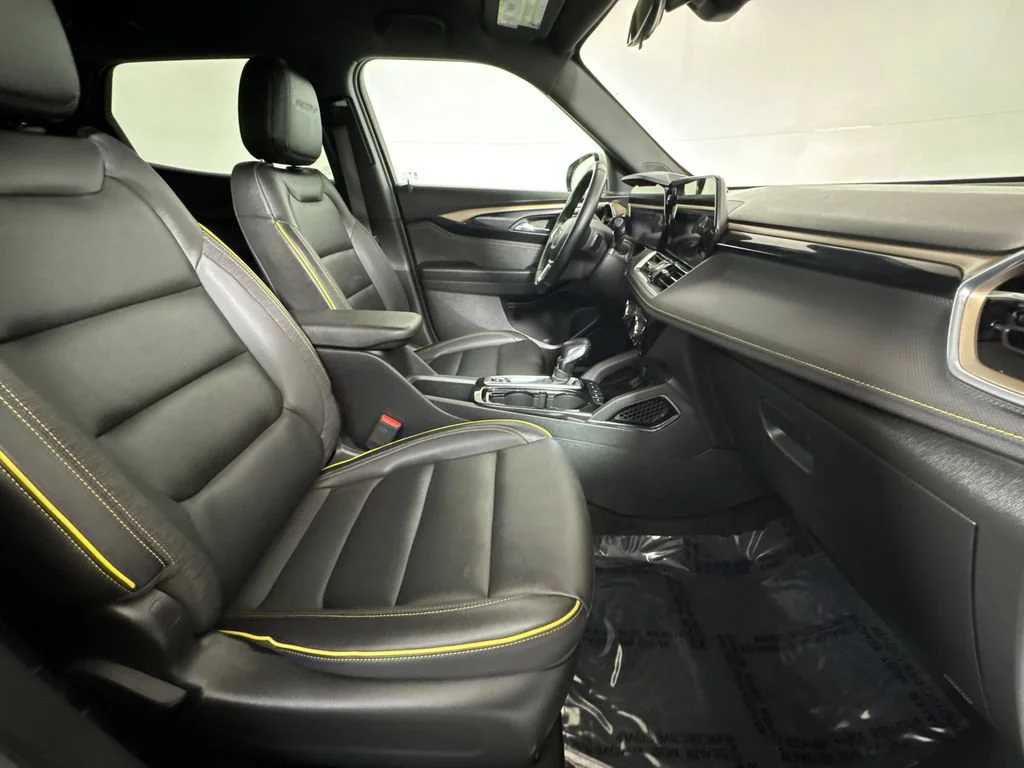 Used 2024 Summit White Chevrolet ACTIV image 7
