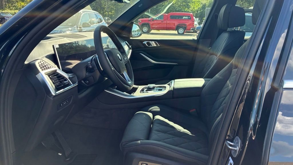 New 2026 Black Sapphire Metallic BMW xDrive40i image 5