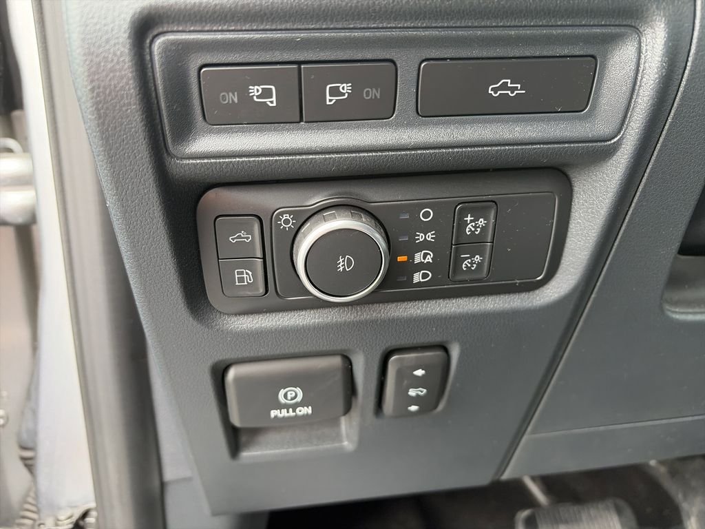 Used 2022 Silver Ford Lariat image 21