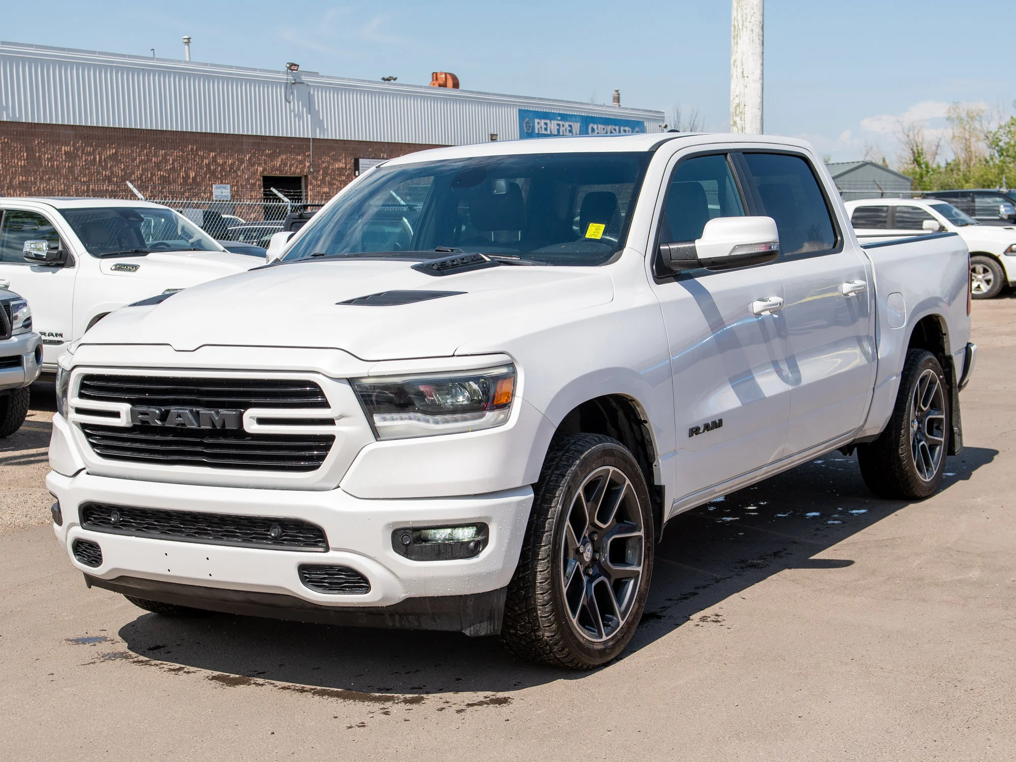Certified Used 2020 White RAM Sport * One Owner | Panoramic Sunroof | Apple CarPlay | Remote Start | HEMI V8 image 12