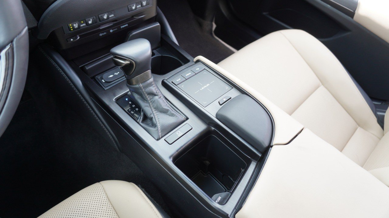 Certified Used 2020 MOONBEAM BEIGE MET Lexus ES 350 image 20