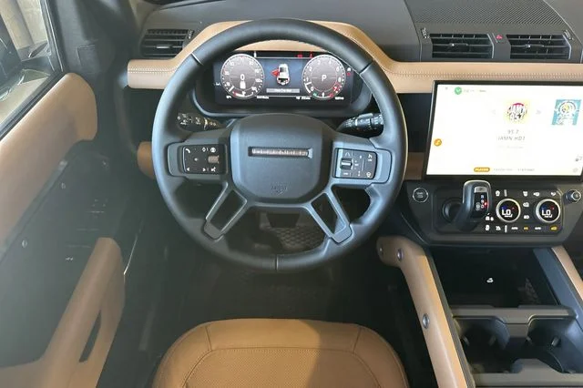 New 2026 Woolstone Green Land Rover X-Dynamic SE image 13