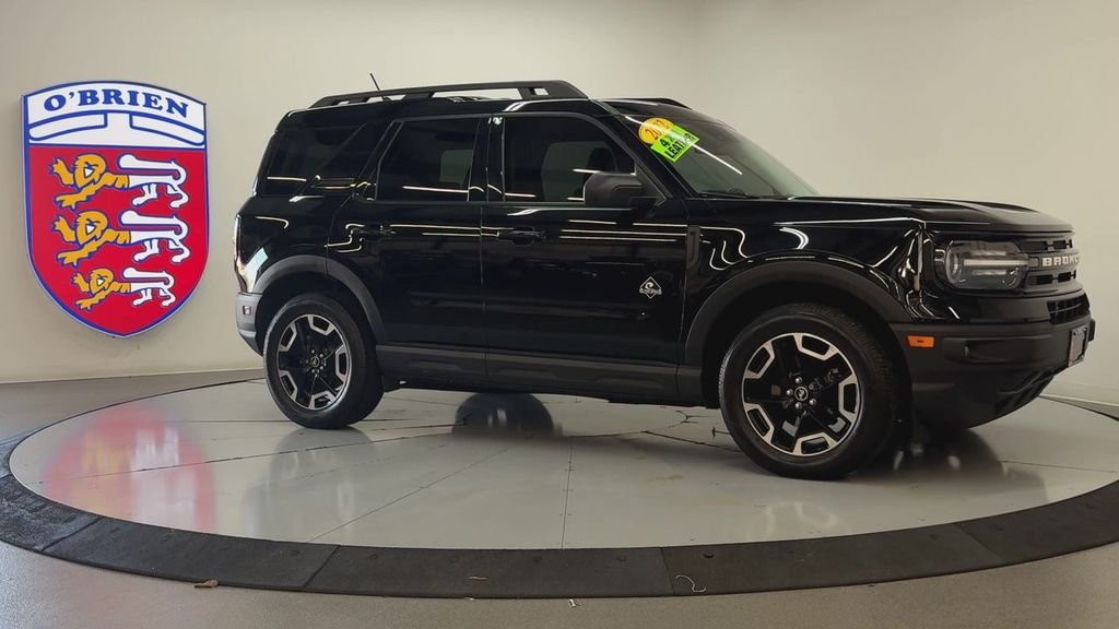 Used 2022 Shadow Black Ford Outer Banks image 3