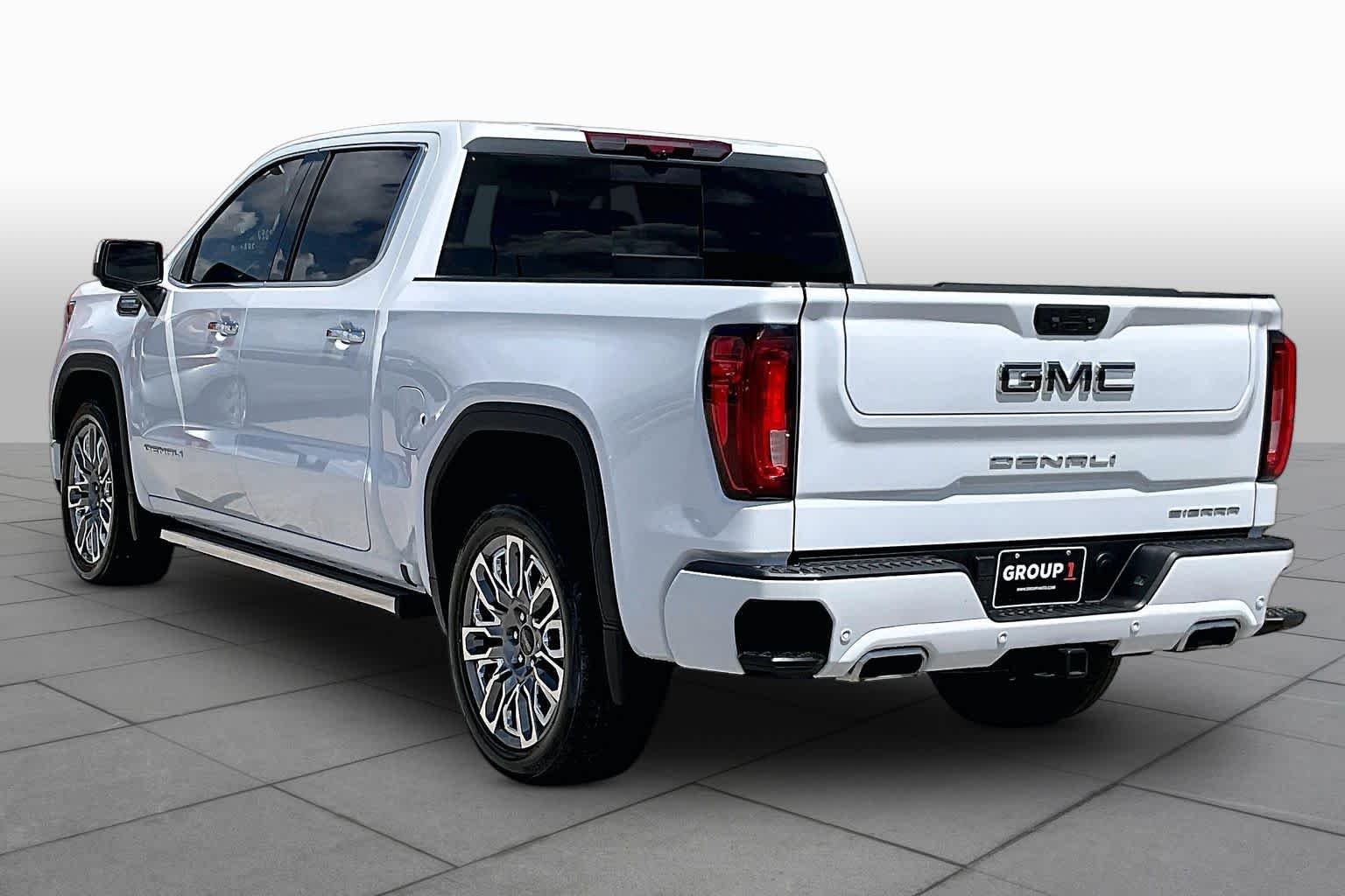 Used 2026 Glacier White Tricoat GMC Denali Ultimate image 12