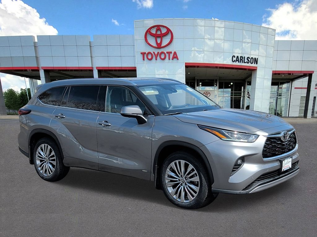 Certified 2025 Toyota Highlander Platinum with VIN 5TDEBRCH9SS651701 for sale in Minneapolis, Minnesota