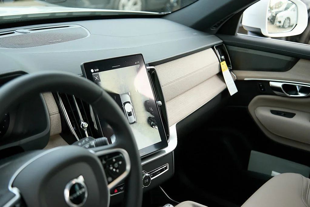 2026 Volvo XC90 Plus - Photo 14