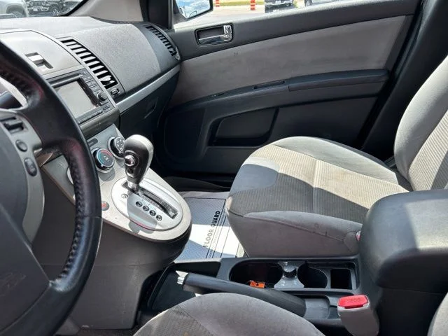 Used 2012 Silver Nissan 2.0 SR image 27