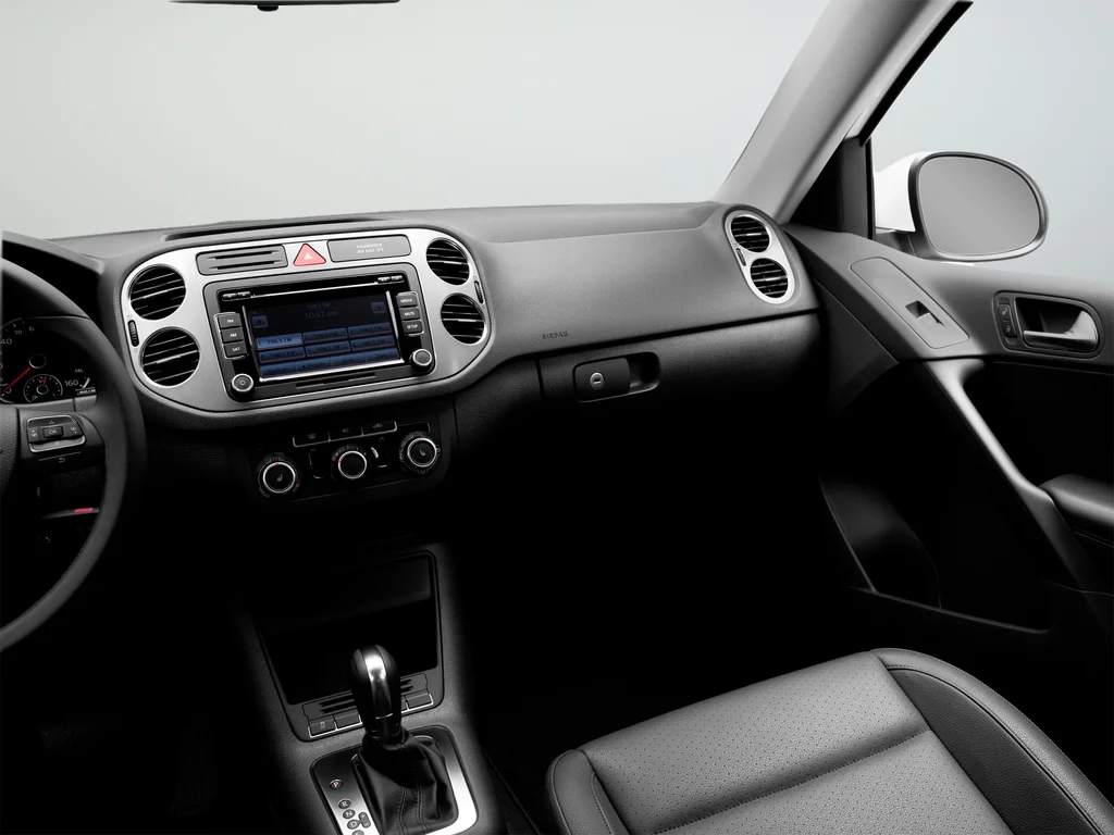 Used 2011 White Volkswagen S image 48
