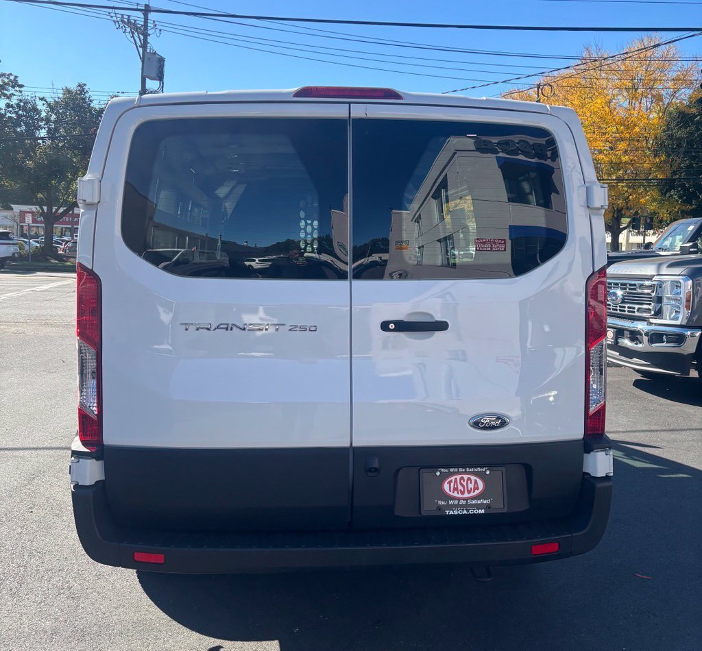 Used 2025 White Ford Base image 3