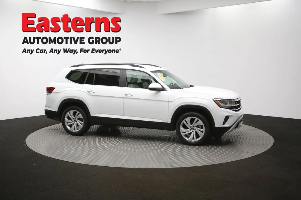 Used 2021 White Volkswagen 2.0T SE w/Technology image 49