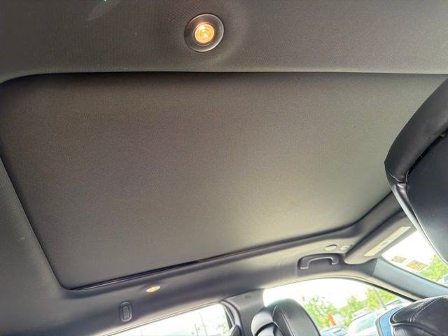 Used 2018 True Blue Pearlcoat Jeep Overland image 24