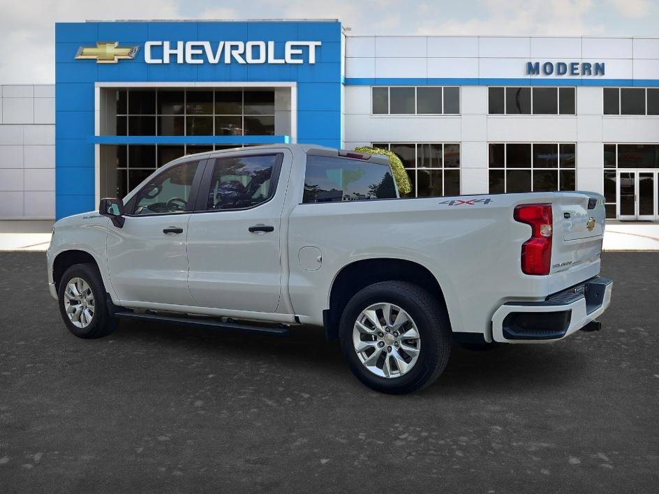 New 2026 Summit White Chevrolet Custom image 3