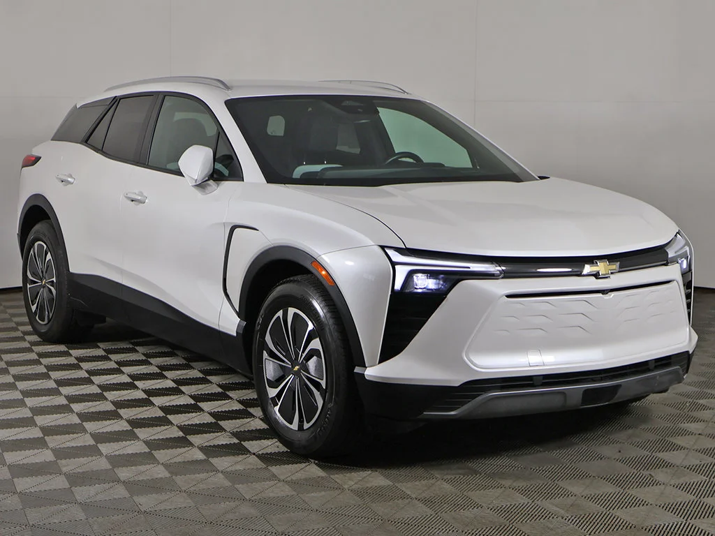 Used 2024 Chevrolet Blazer EV LT with VIN 3GNKDBRJ2RS231354 for sale in Cleveland Heights, OH