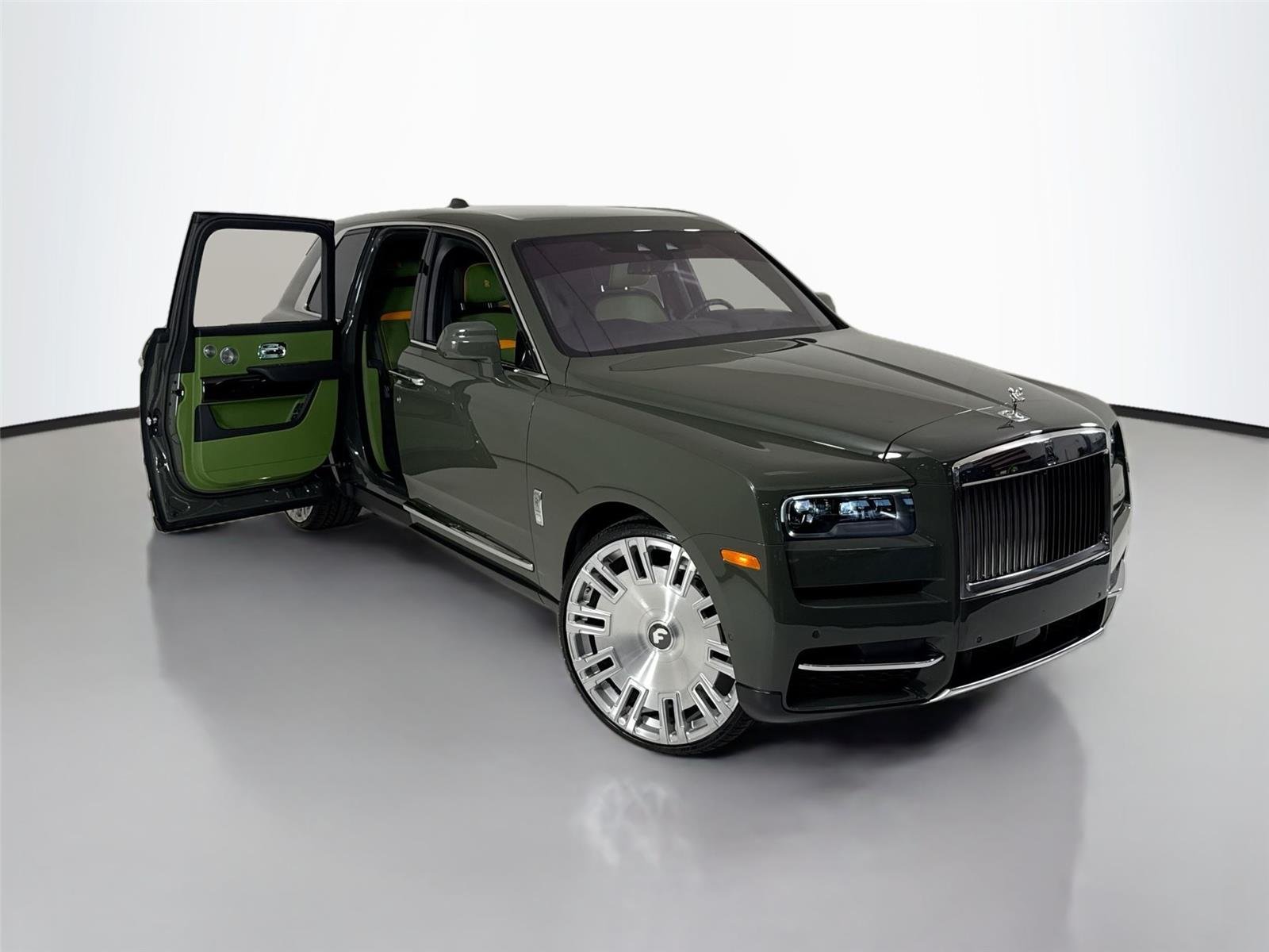 Used 2024 Silver Rolls-Royce  image 51