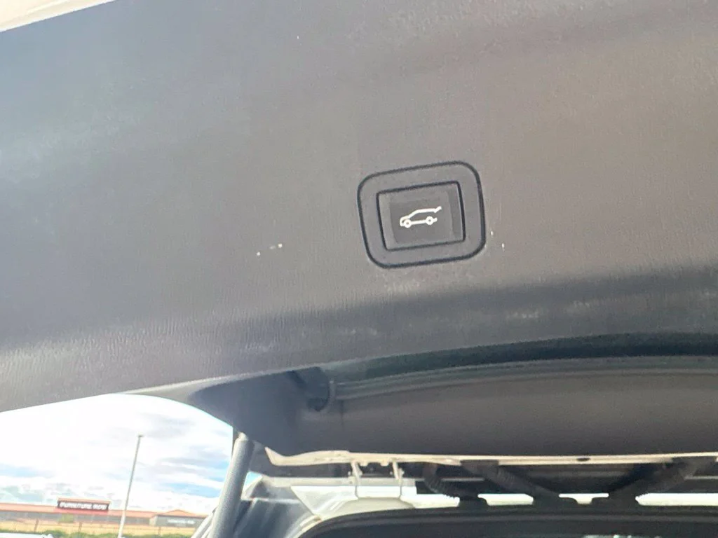 Used 2022 Crystal White Cadillac Sport Platinum image 23