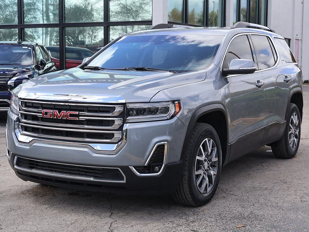 Used 2023 Silver GMC SLT image 9