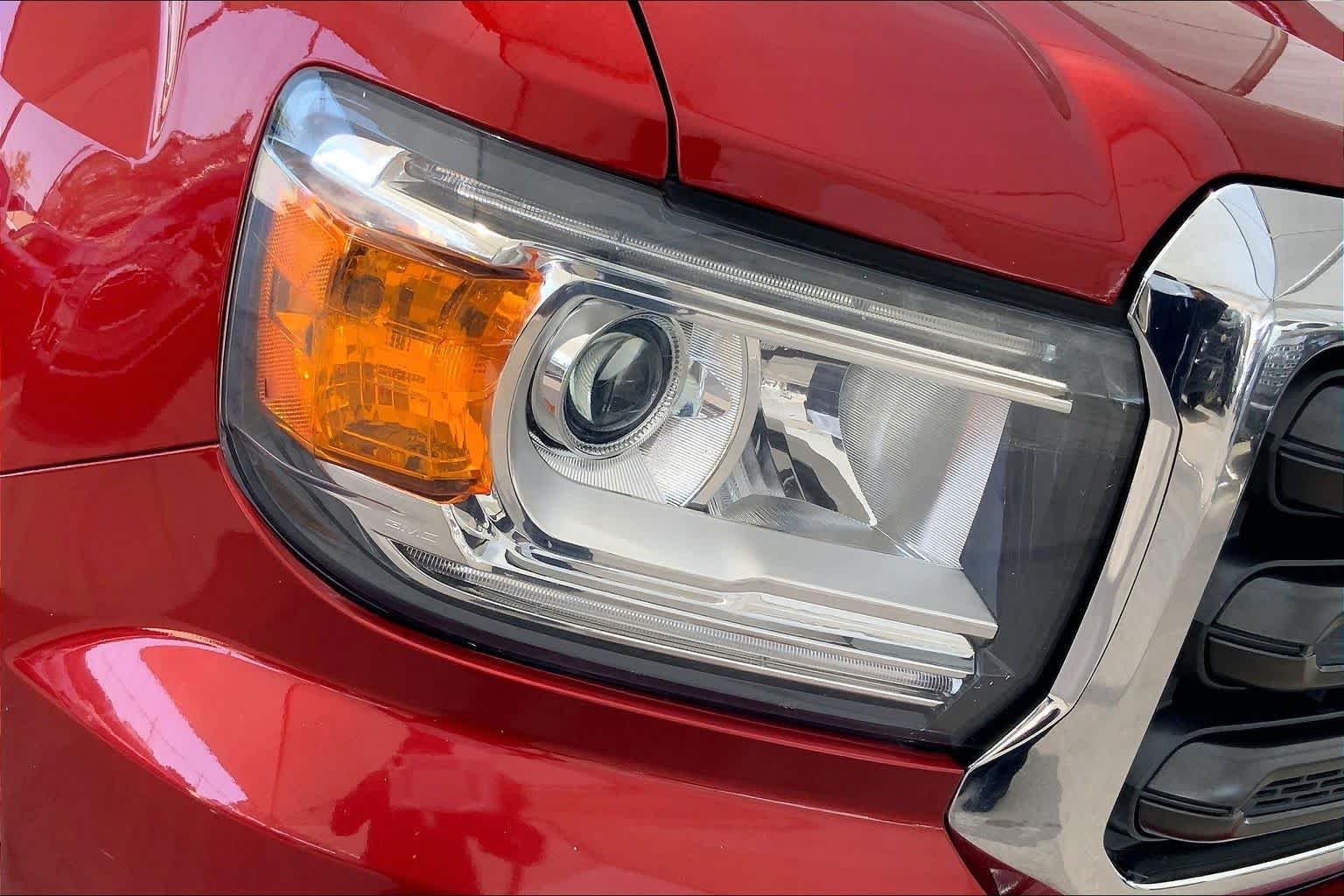Used 2016 Copper Red Metallic GMC 2WD image 27