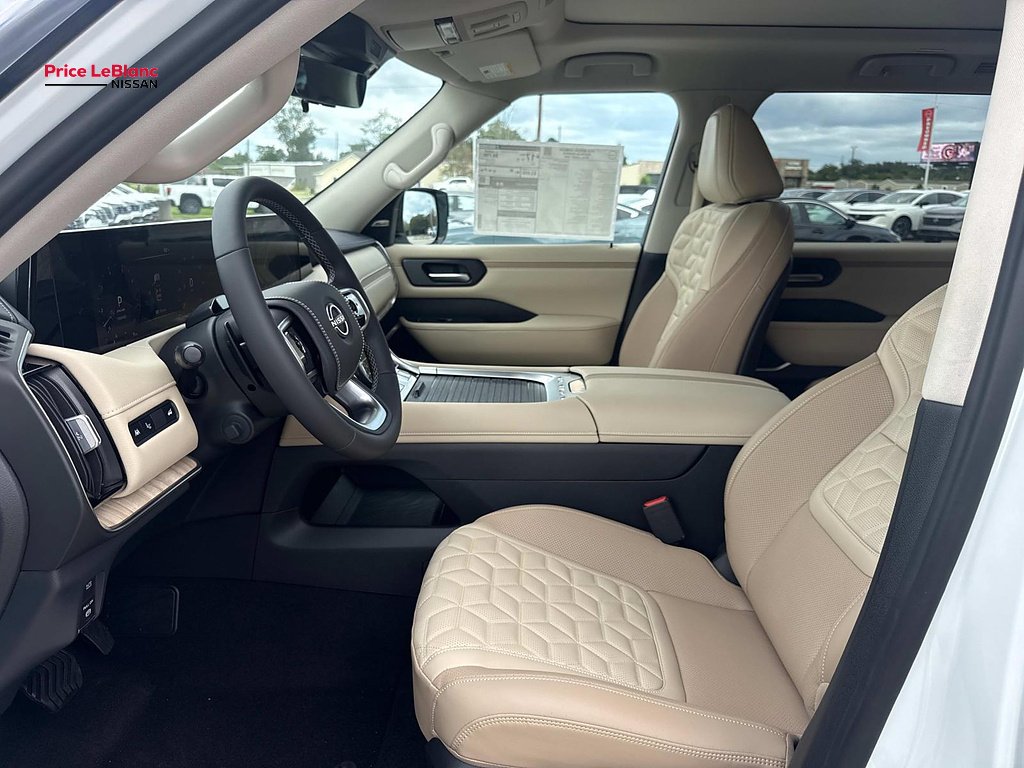 New 2026 Everest White TriCoat / Super Black Two-tone Nissan Platinum Reserve image 9