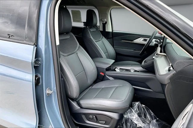 New 2026 Vapor Blue Metallic Ford Active image 11