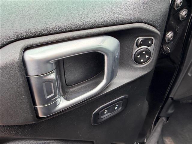 Used 2020 Black Clearcoat Jeep Sport S image 13