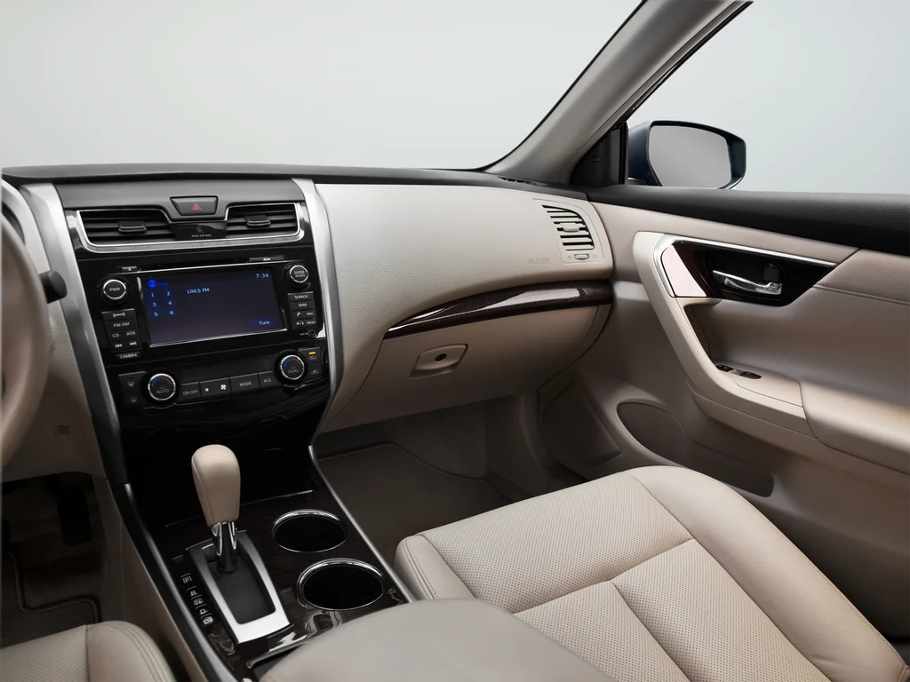 Used 2013 Blue Nissan 2.5 S image 49