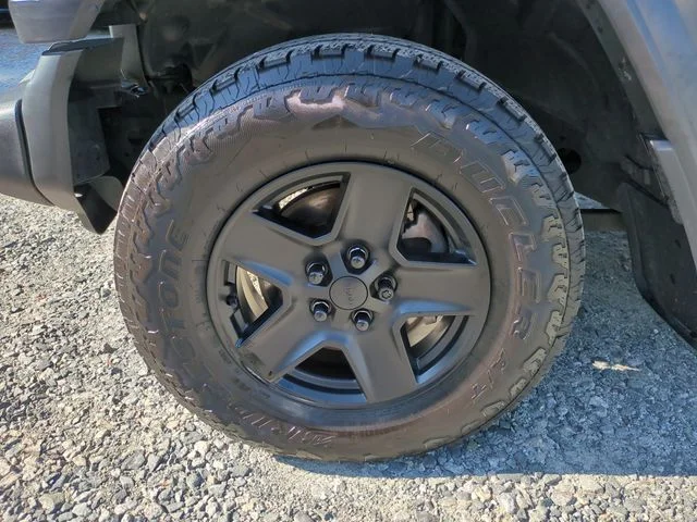 Used 2020 Beige Jeep Sport image 10