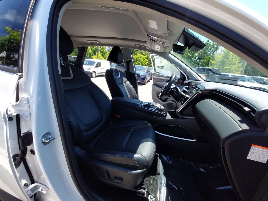 Used 2022 White Hyundai Limited image 10