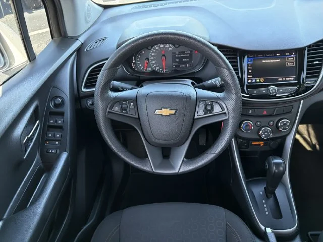 Used 2022 SUMMIT WHITE Chevrolet LS image 15