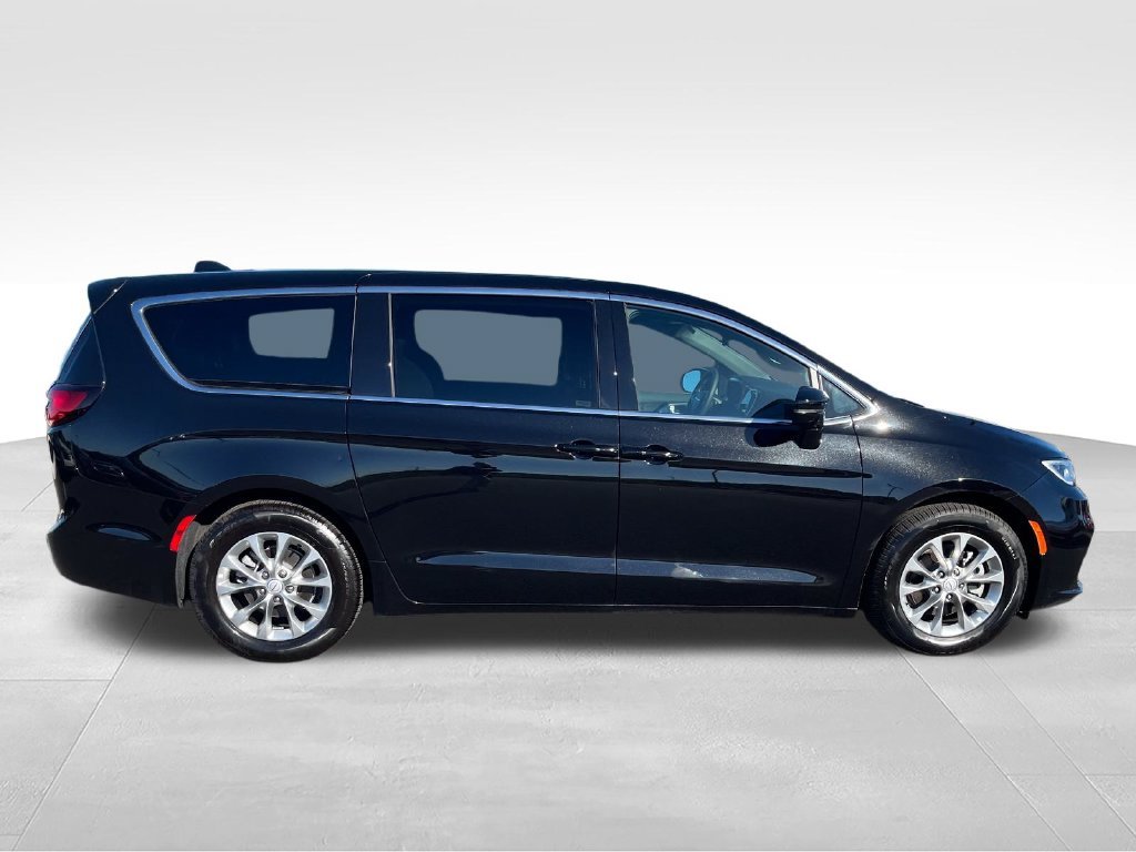 Used 2026 Black Chrysler Limited image 6