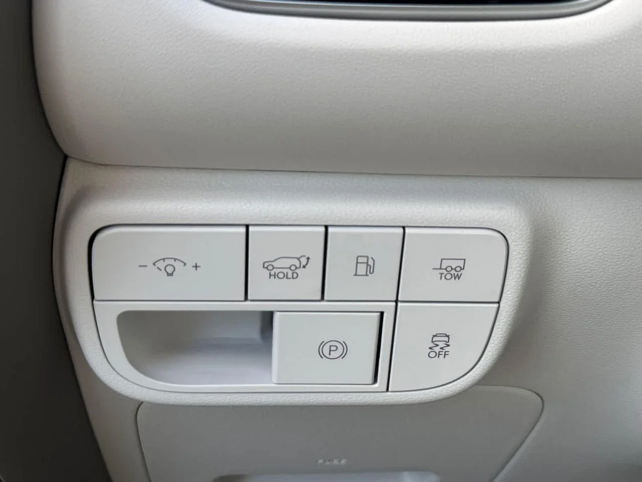 New 2027 Silver Hyundai SEL 7P image 14